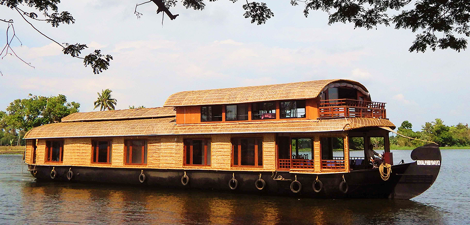 Four Bedroom Houseboats