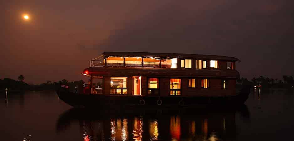 Overnight Stay Houseboat Pacakges